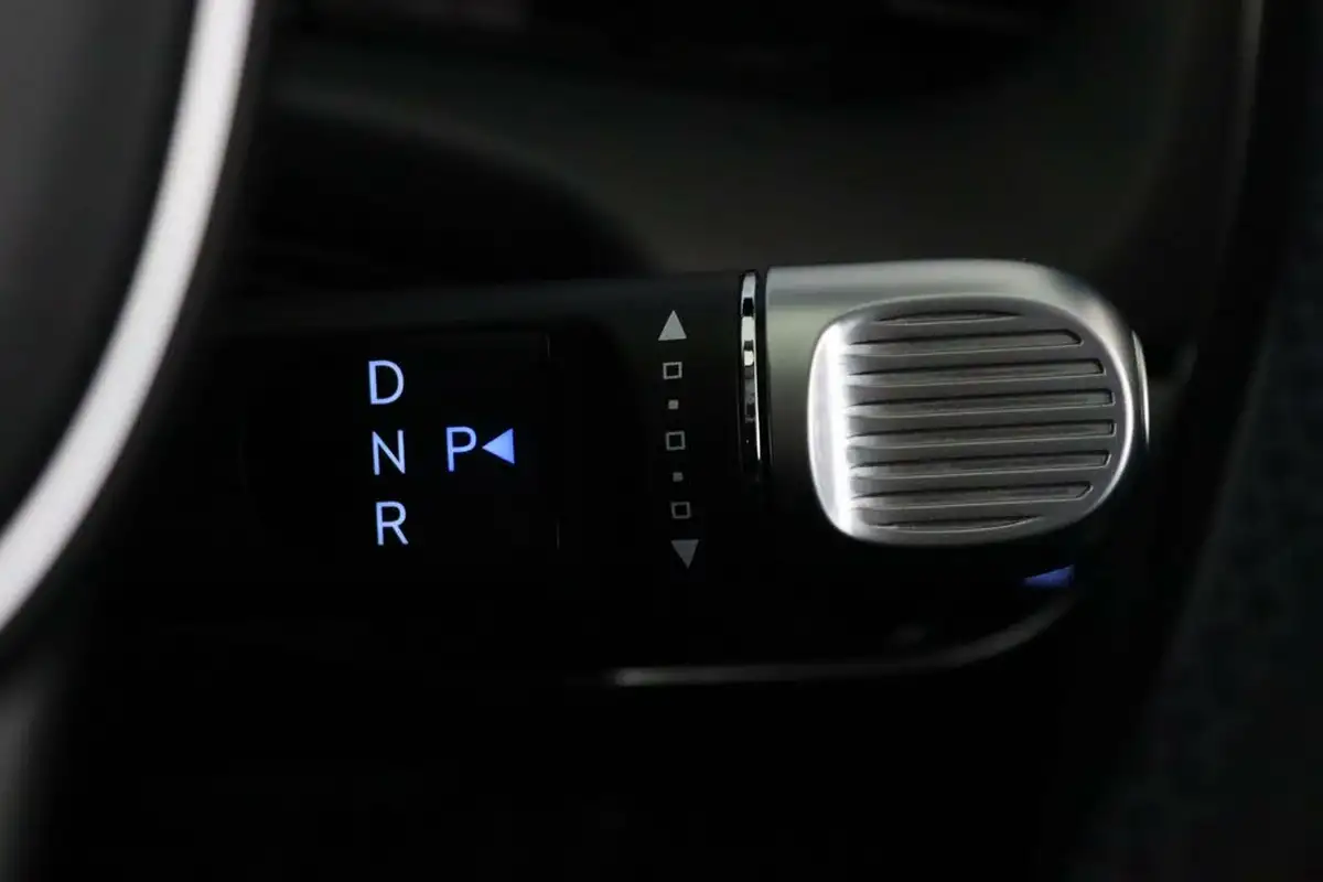 2022-hyundai-ioniq-5-e-se-connect-big-20