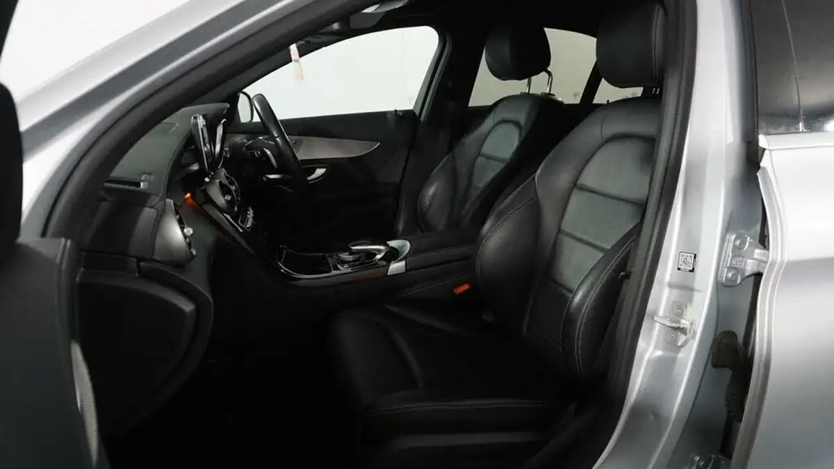 2015-mercedes-benz-c-class-21cdi-c220-amg-line-premiumss-saloon-4d-7g-tronic-plus-big-11