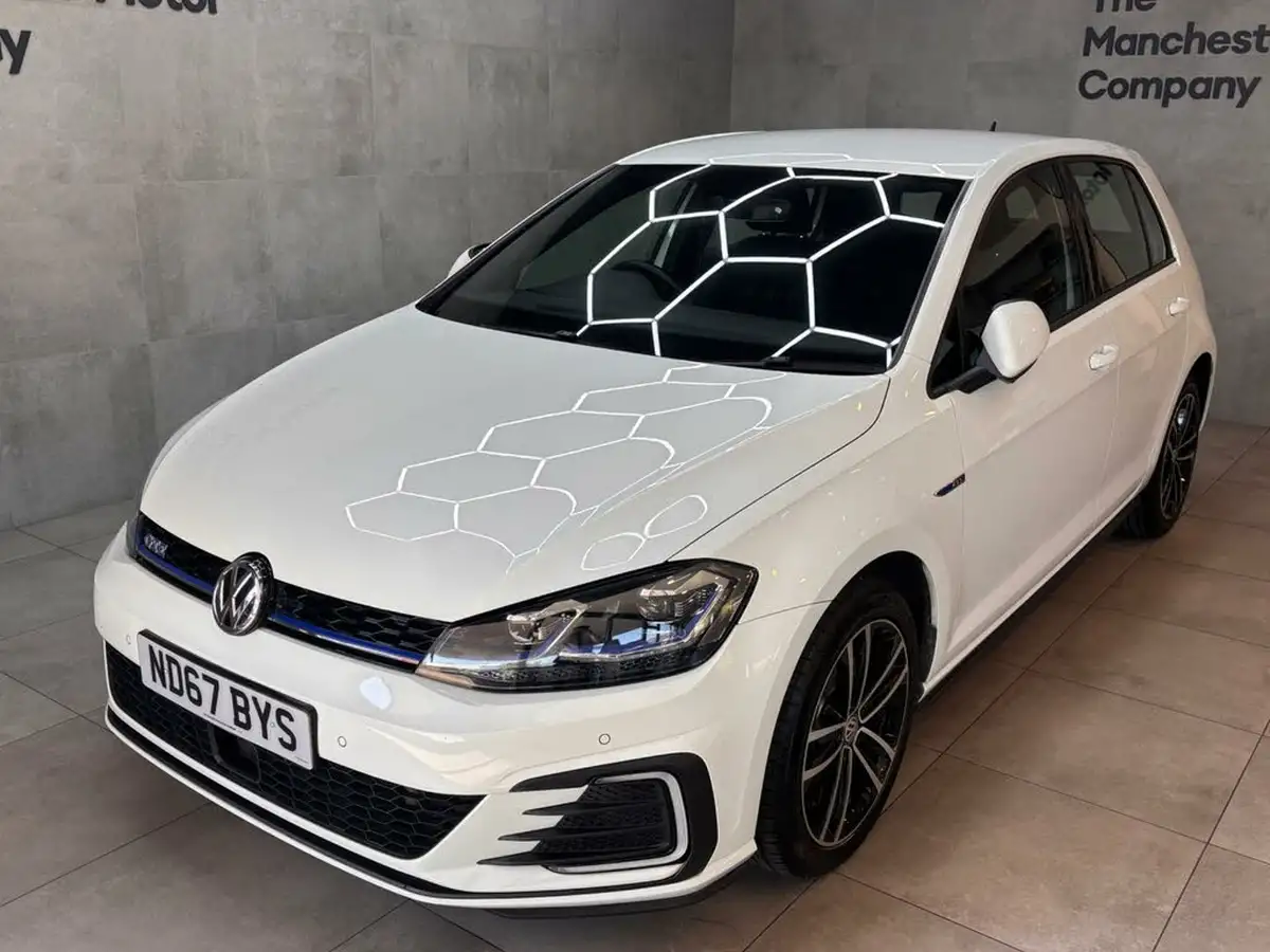 2017-volkswagen-golf-14-tsi-gte-ss-big-1