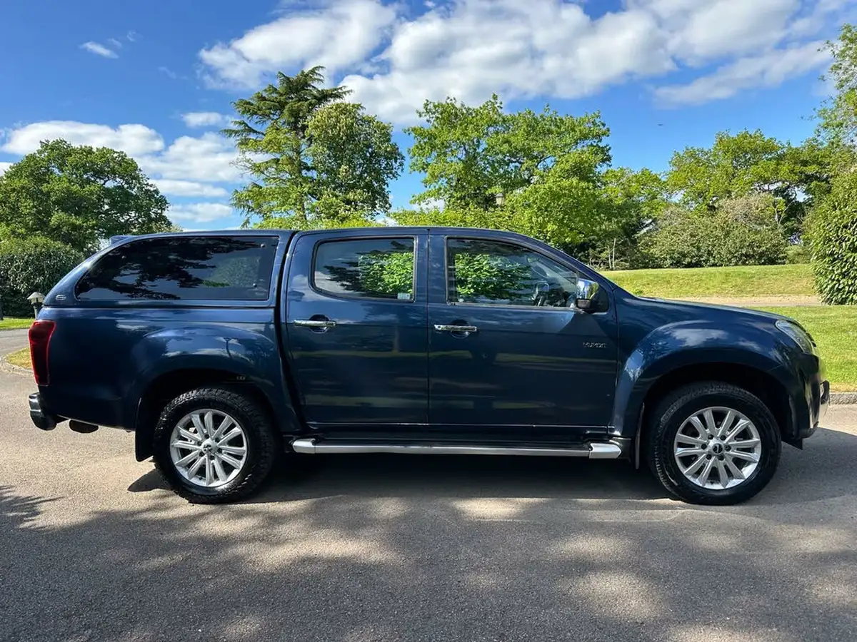 2016-isuzu-d-max-25td-yukon-huntsman-auto-big-2