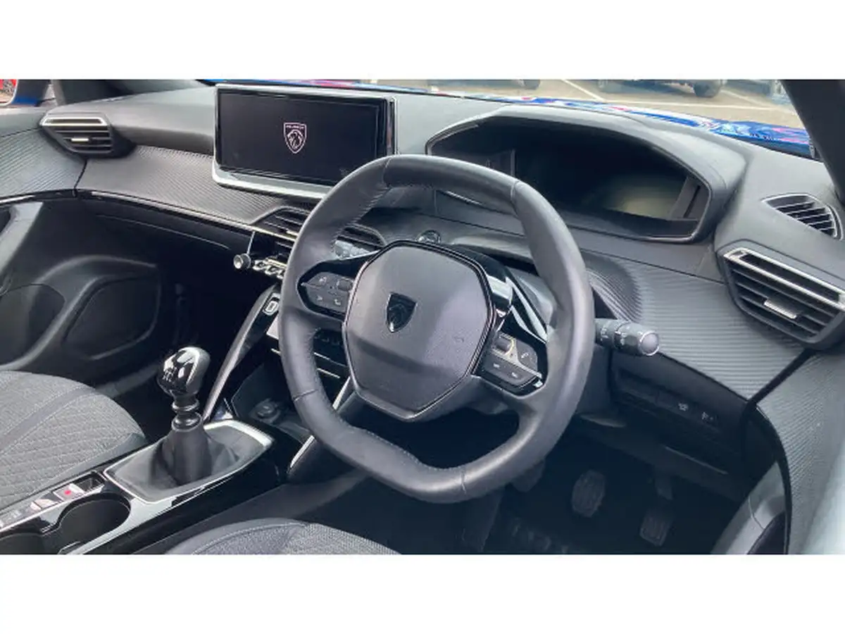 2023-peugeot-2008-suv-12-puretech-allure-big-10