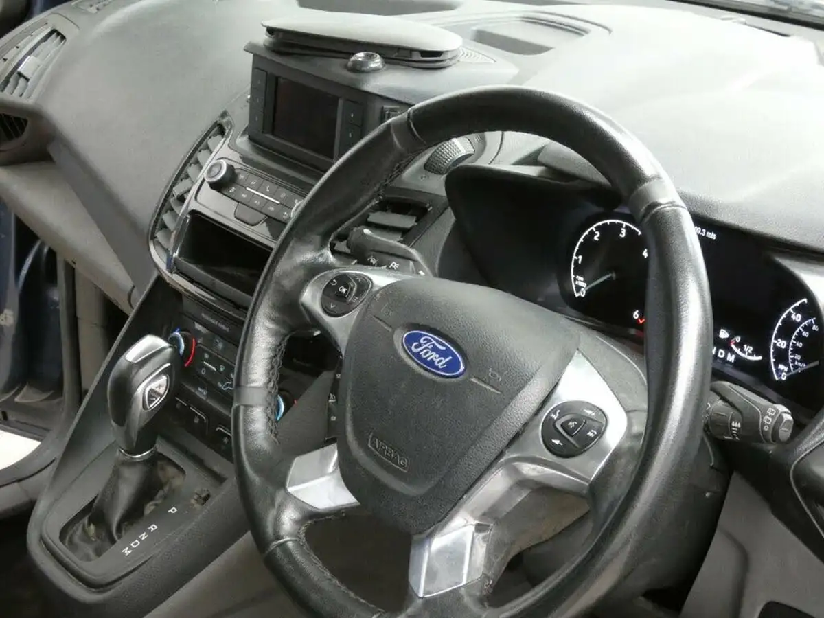 2020-ford-grand-tourneo-connect-15-titanium-powershift-big-8