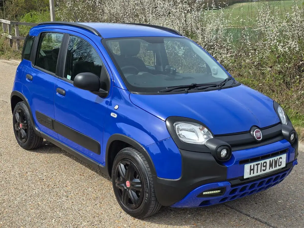 2019-fiat-panda-12-waze-ss-big-14