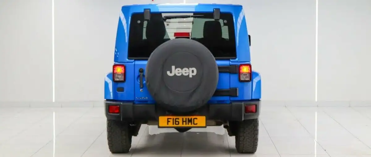 2016-jeep-wrangler-28crd-overland-5d-big-24