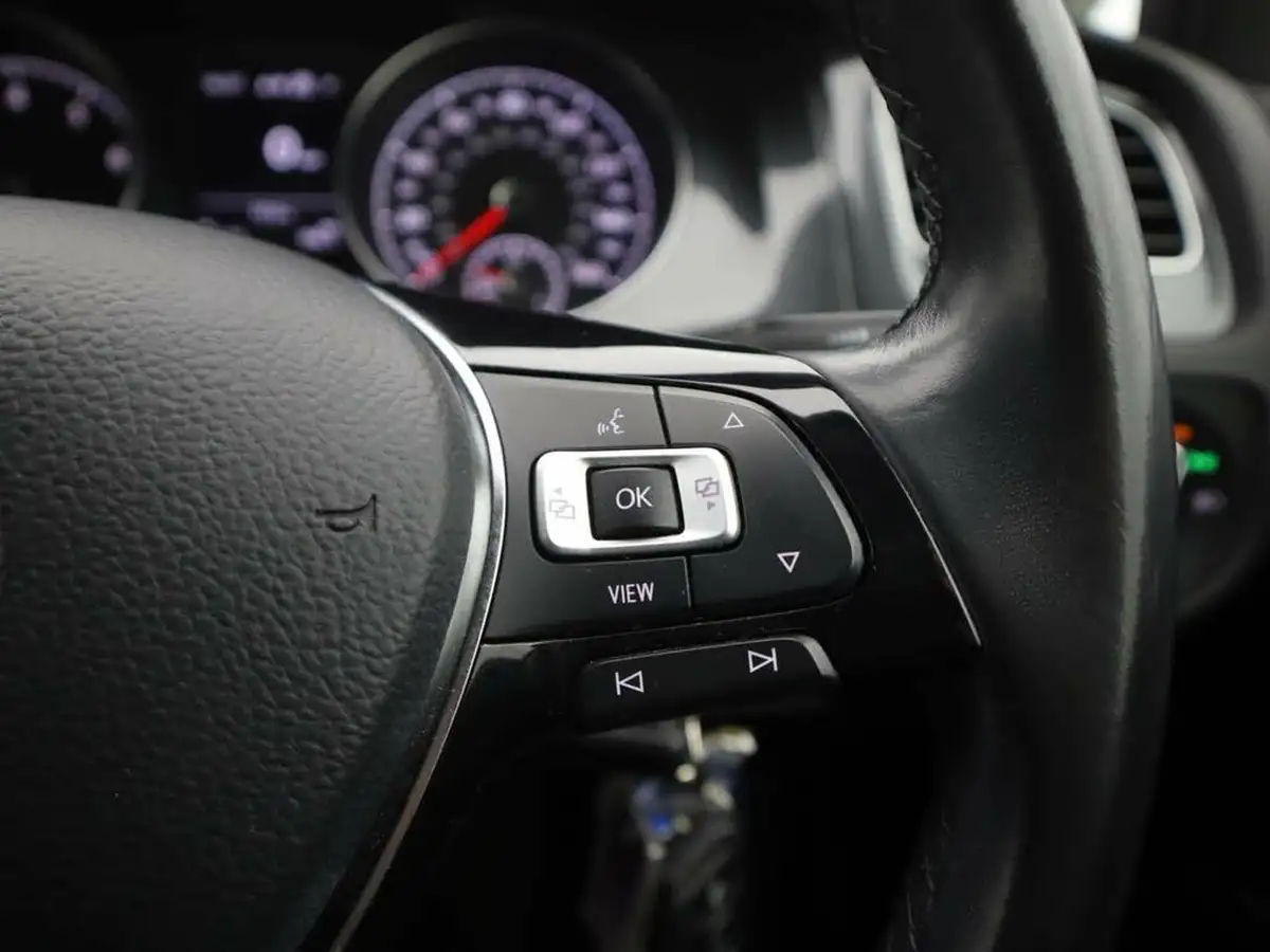 2019-volkswagen-golf-15-tsi-se-nav-130ps-hatchback-5d-dsg-big-25