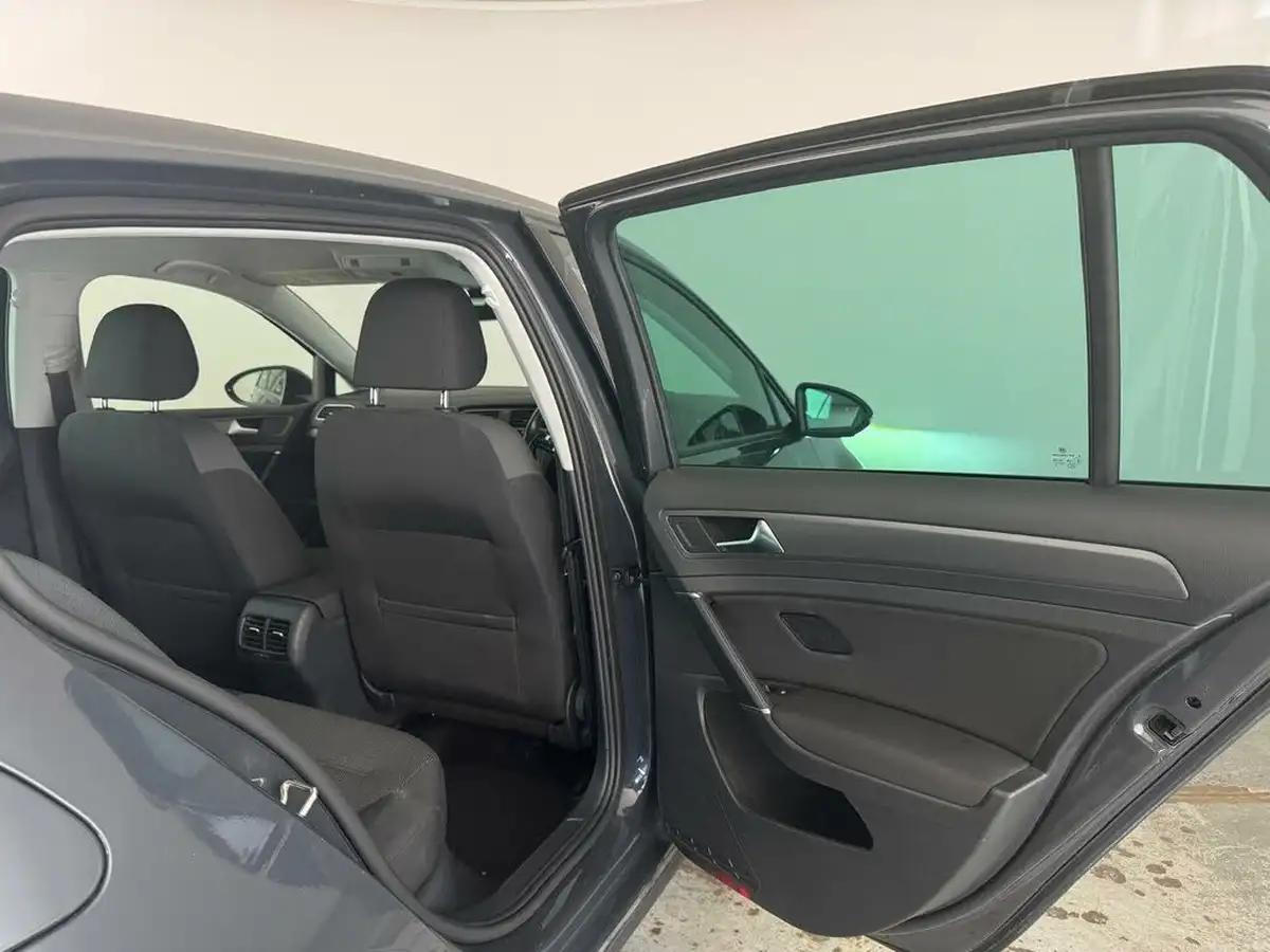 2020-volkswagen-golf-e-e-golf-big-15
