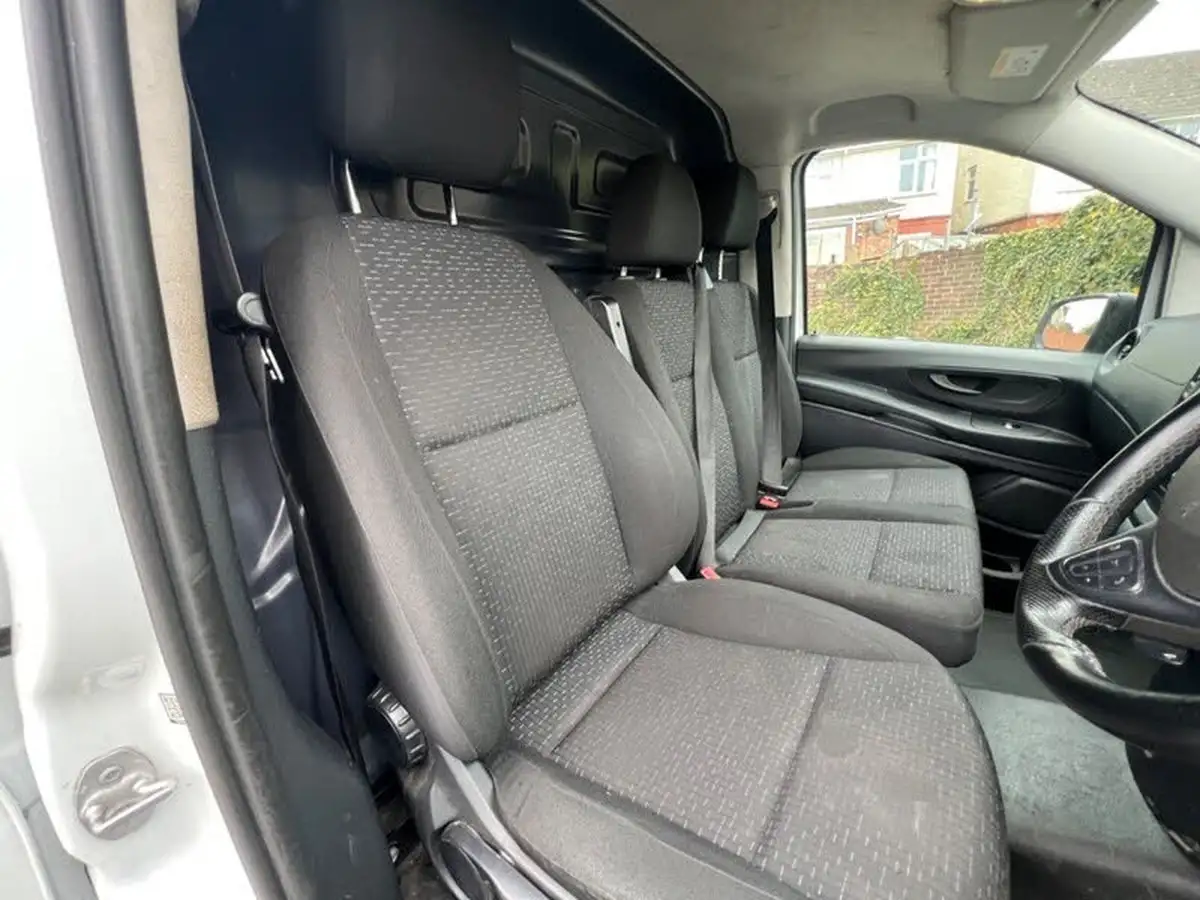 2021-mercedes-benz-vito-20cdi-114-progressive-l2-134bhpeu6dt-panel-1749cc-9g-tronic-big-6
