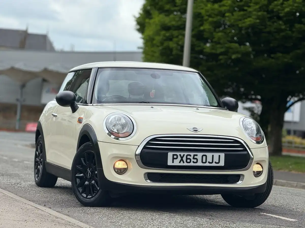 2015-mini-cooper-12-one-ss-3d-big-44