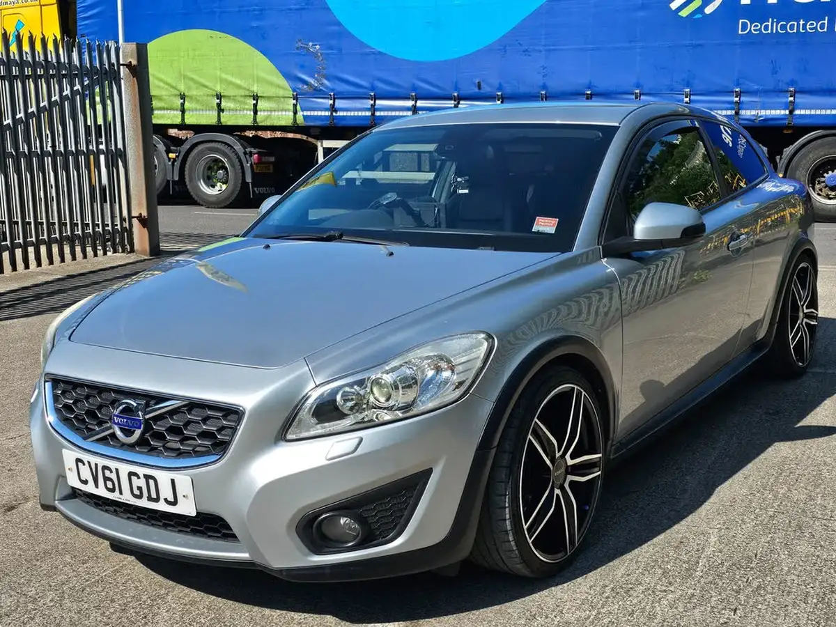2011-volvo-c30-16td-se-lux-115bhp-big-7