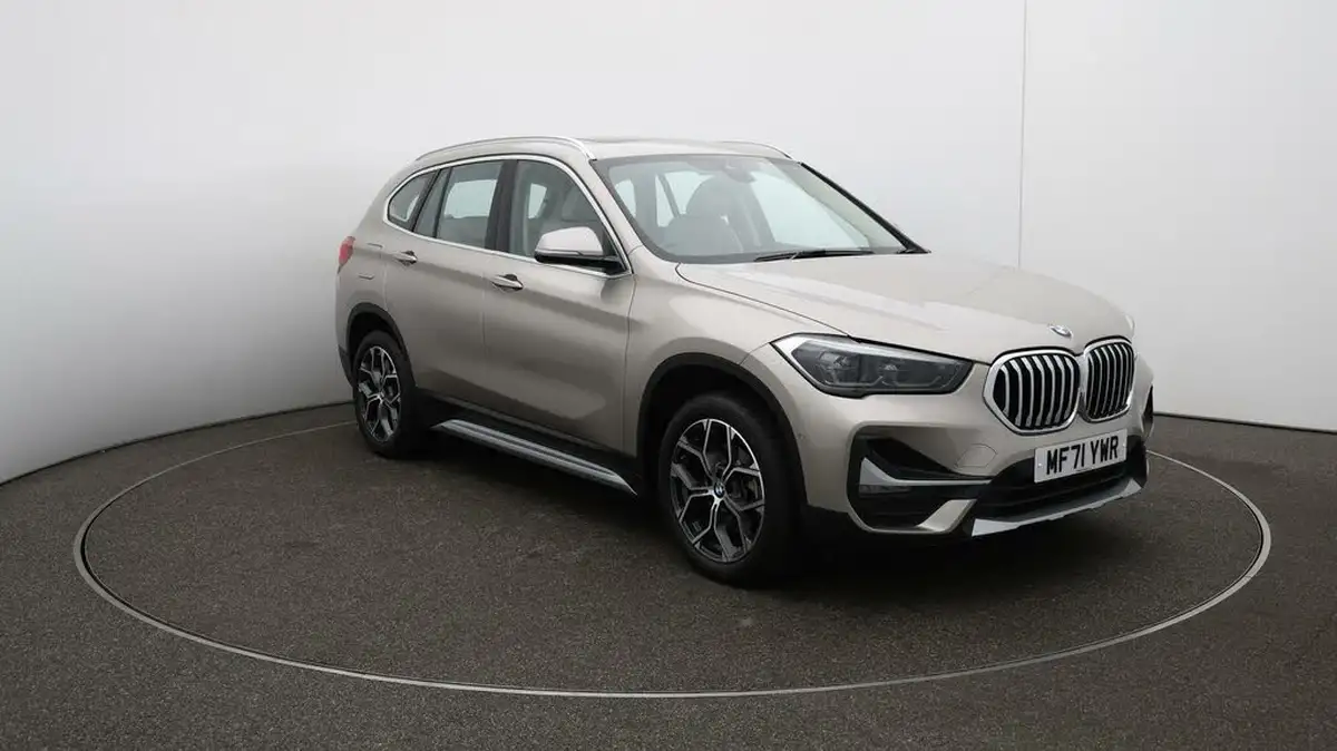 2021-bmw-x1-15-sdrive18i-xline-dct-big-46