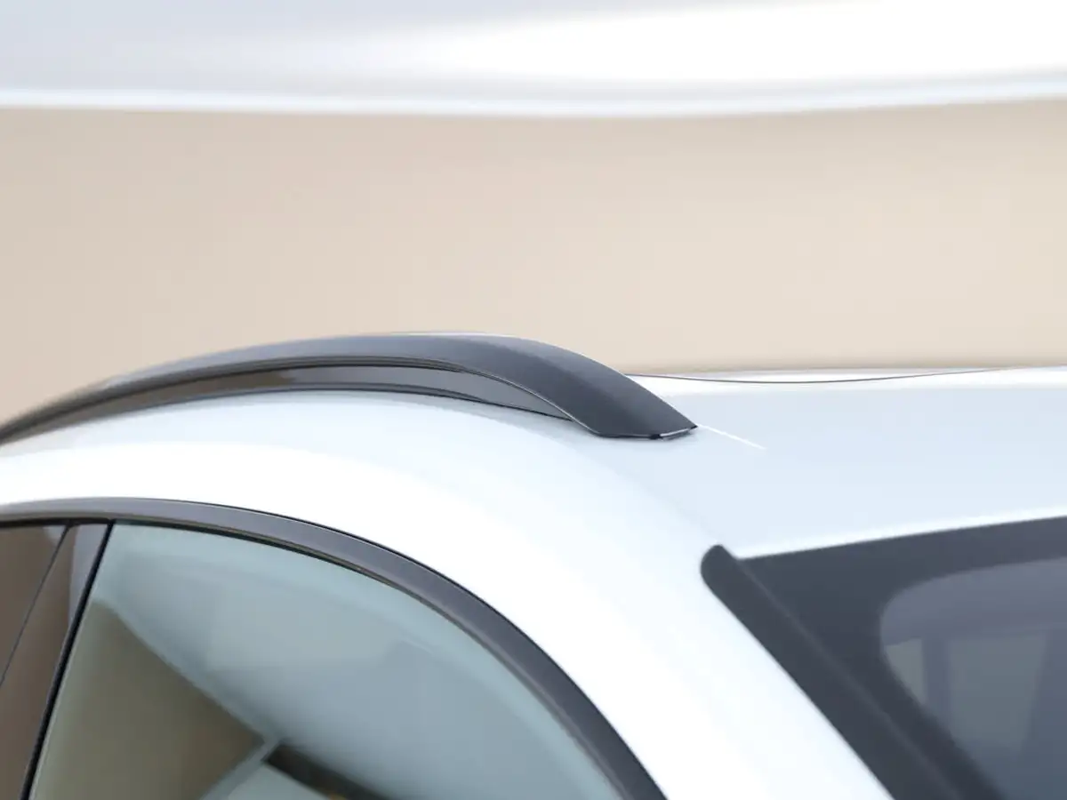 2025-porsche-macan-e-4s-electric-big-45