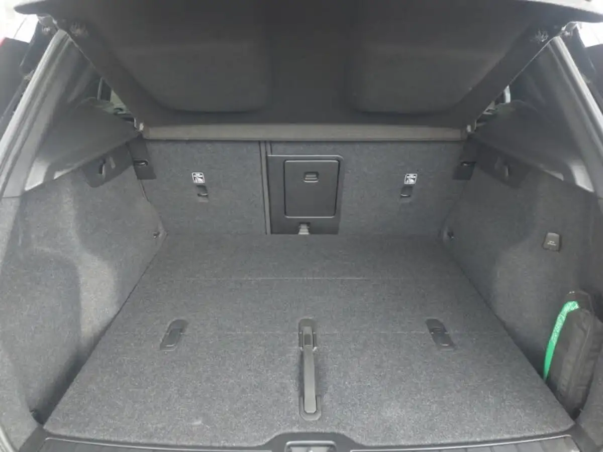 2022-volvo-xc40-15-t3-r-design-auto-big-7