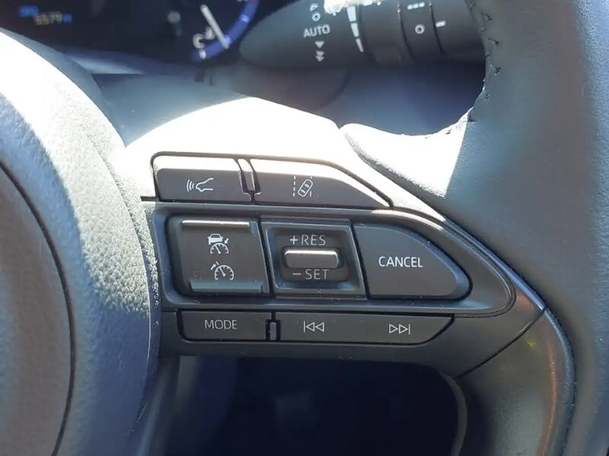 2024-toyota-yaris-cross-15-vvt-i-excel-awd-i-big-12