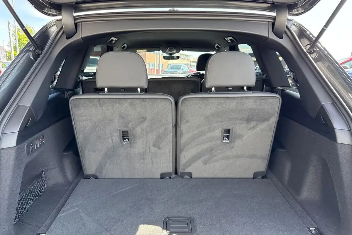 2025-audi-q7-30-45-tdi-black-edition-big-33