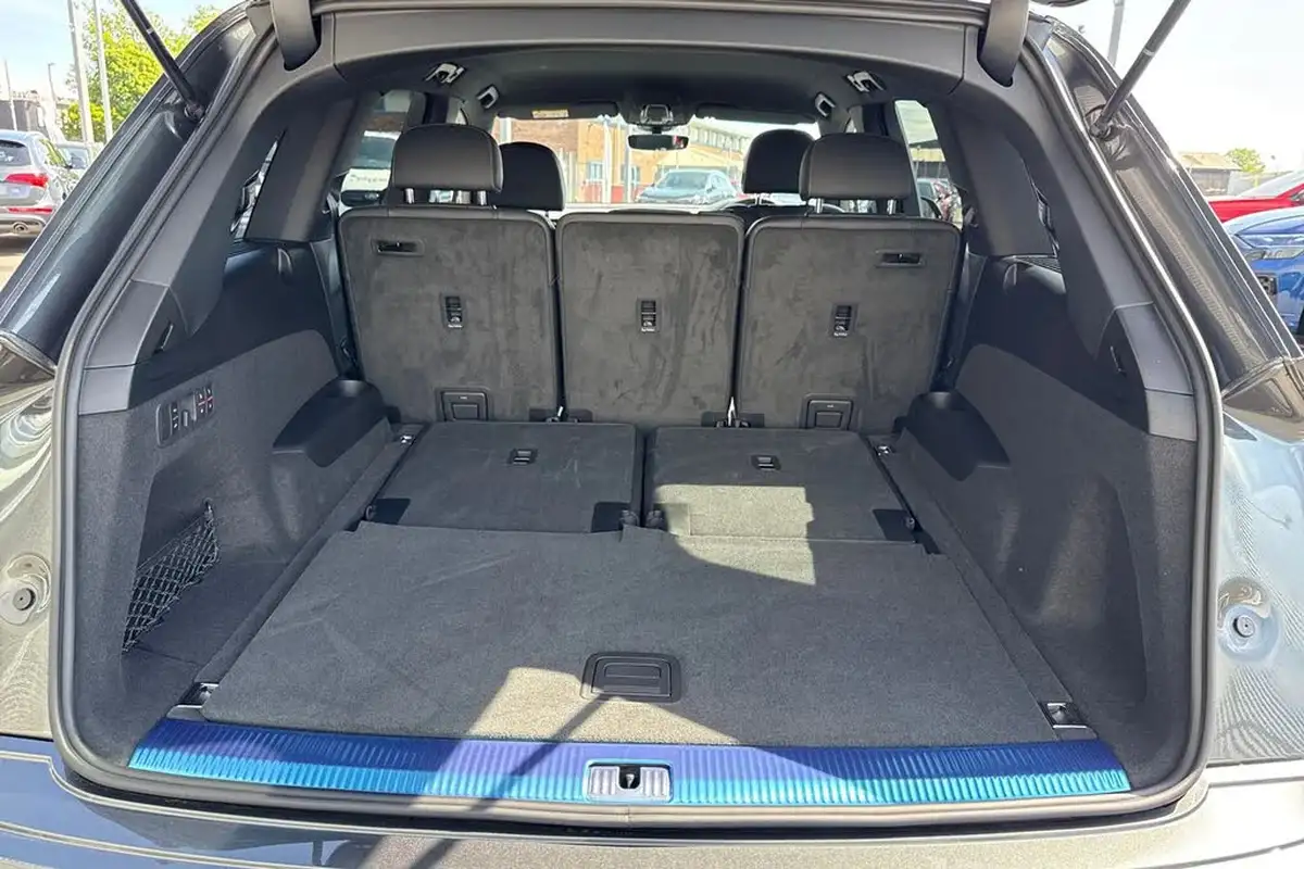 2025-audi-q7-30-45-tdi-black-edition-big-5