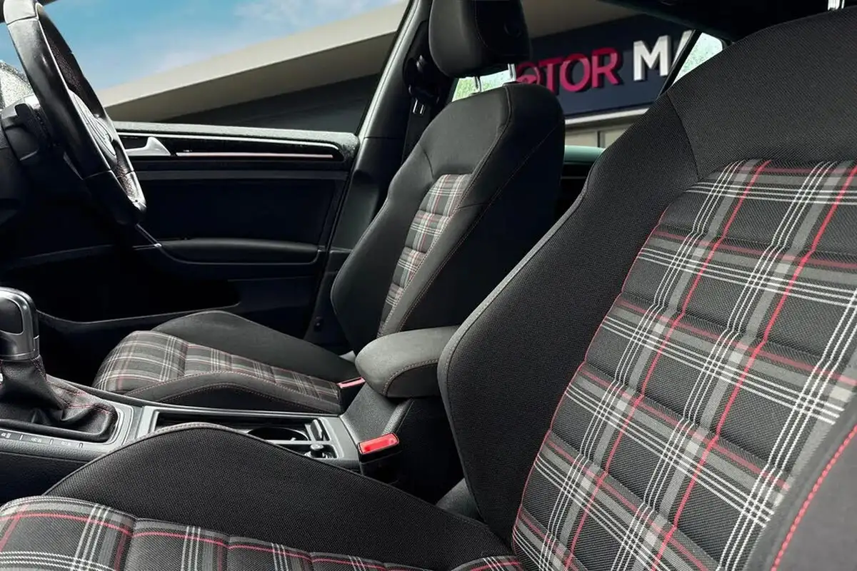 2016-volkswagen-golf-20-tsi-gti-220ps-hatchback-5d-dsg-big-15