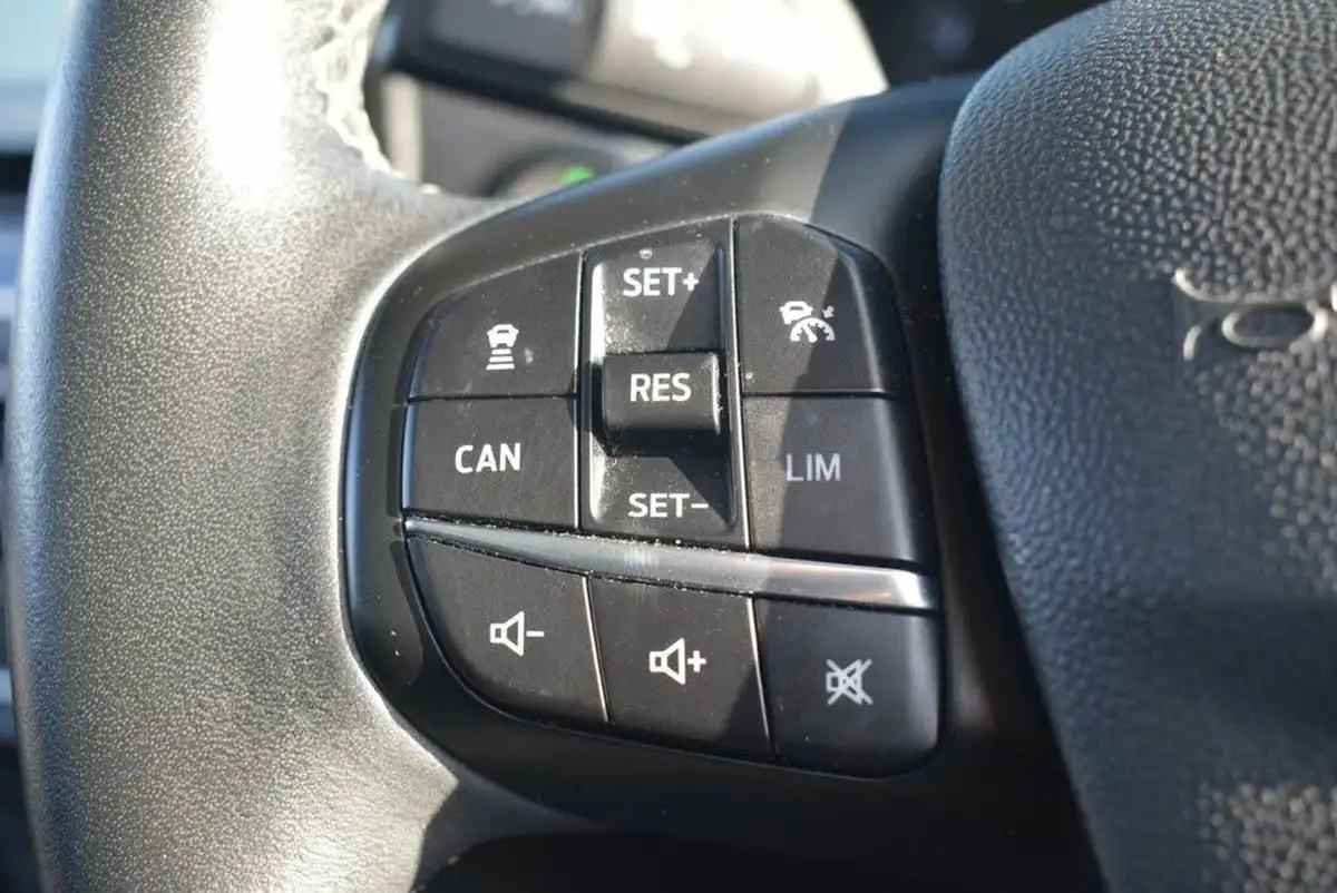 2019-ford-fiesta-10t-active-x-125ps-big-26