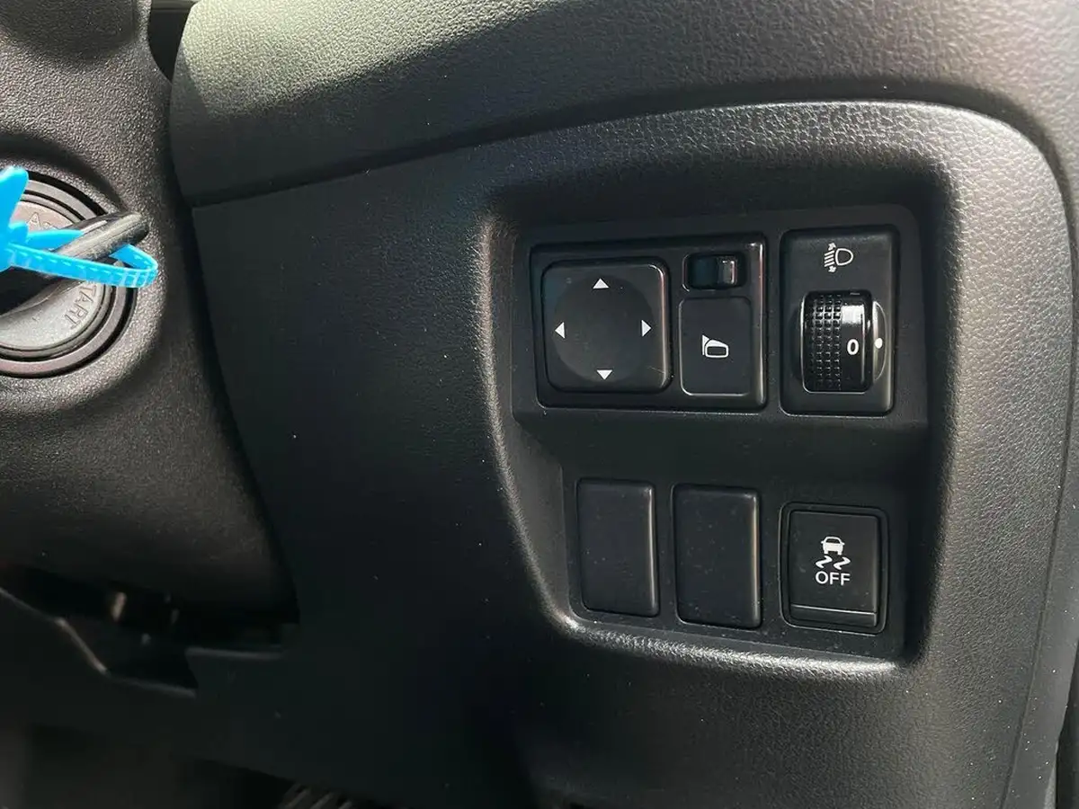 2012-nissan-juke-15td-acenta-premium-big-39