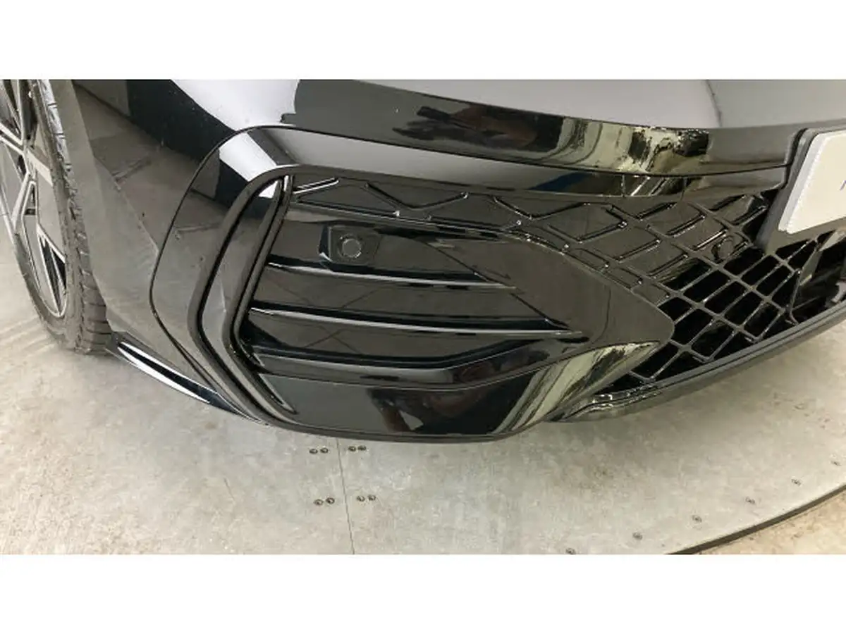 2024-volkswagen-golf-20tdi-r-line-hatchback-dsg-big-35