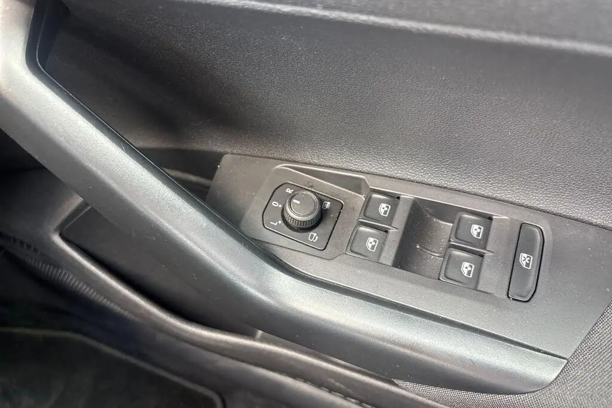 2024-volkswagen-taigo-10-tsi-life-110ps-big-29