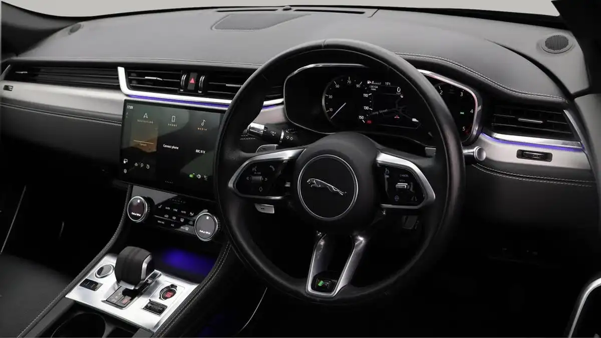 2022-jaguar-f-pace-20-d200-r-dynamic-s-big-9