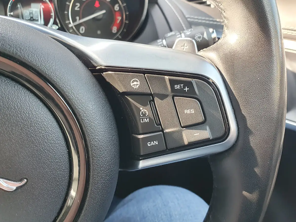 2019-jaguar-f-type-20-i4-chequered-flag-coupe-big-21