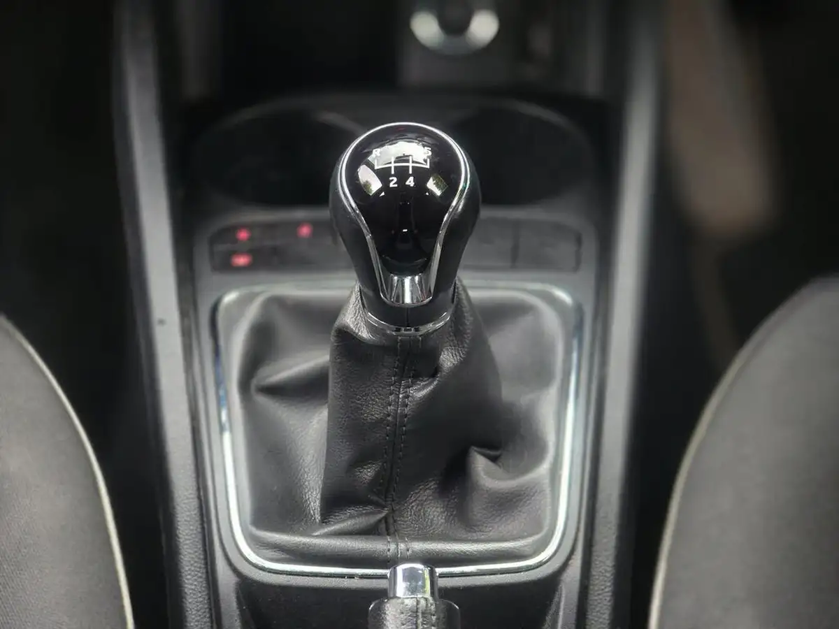 2016-seat-ibiza-12-tsi-se-technology-hatchback-5d-big-35
