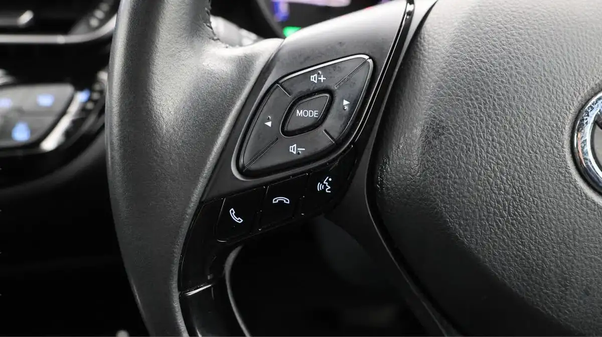 2022-toyota-c-hr-20-vvt-i-design-big-24