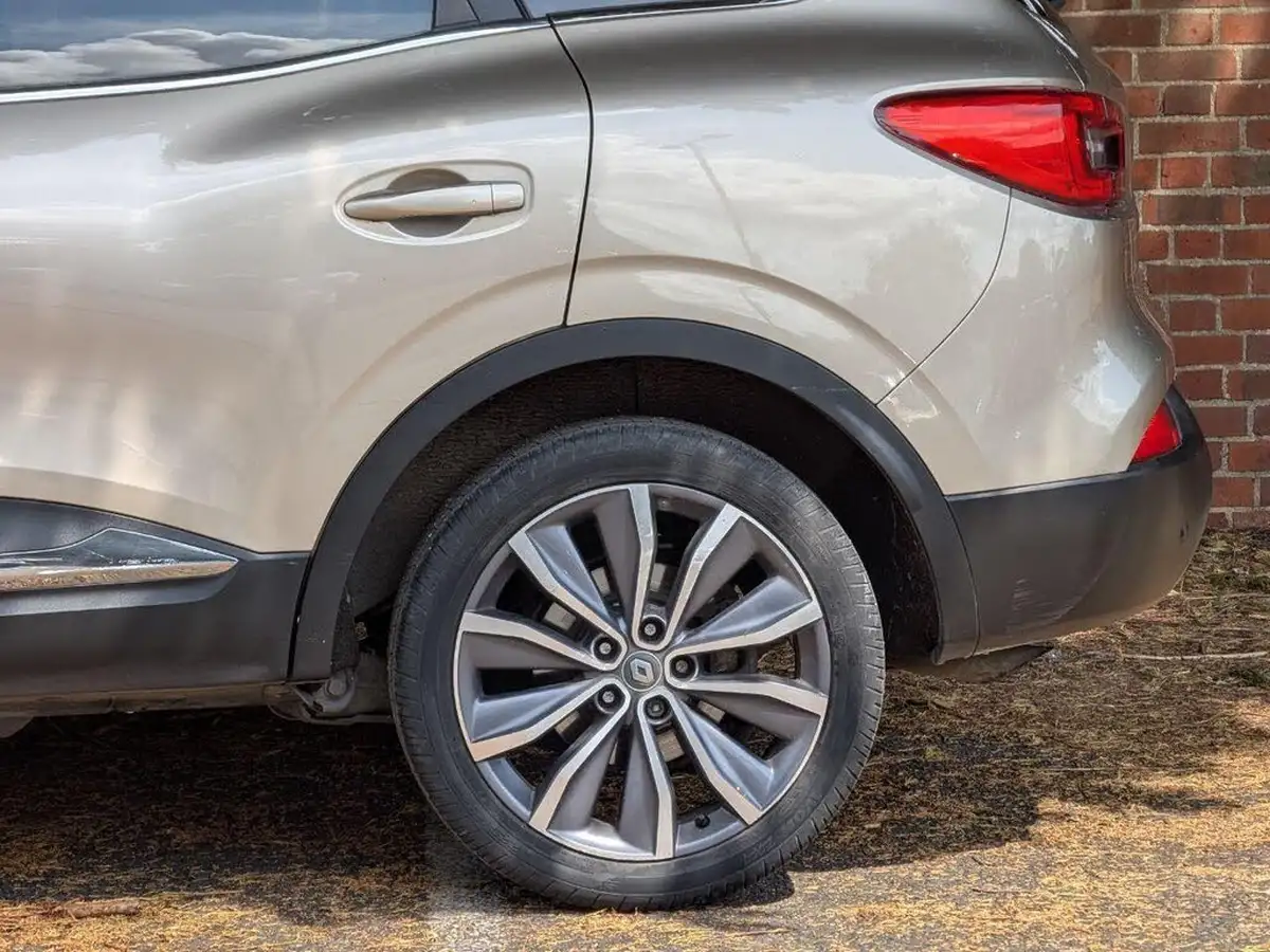 2018-renault-kadjar-12-tce-signature-nav-1197cc-edc-auto-big-70
