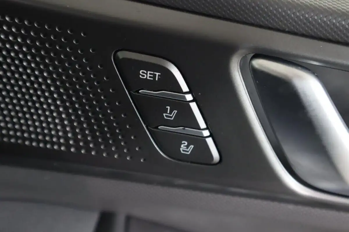 2021-hyundai-ioniq-16-gdi-premium-se-hybrid-big-26
