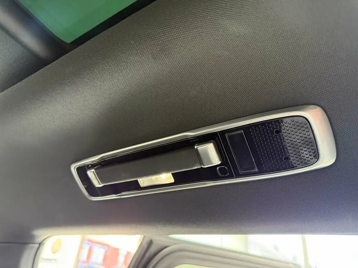 2022-land-rover-range-rover-30-d350-hse-big-17