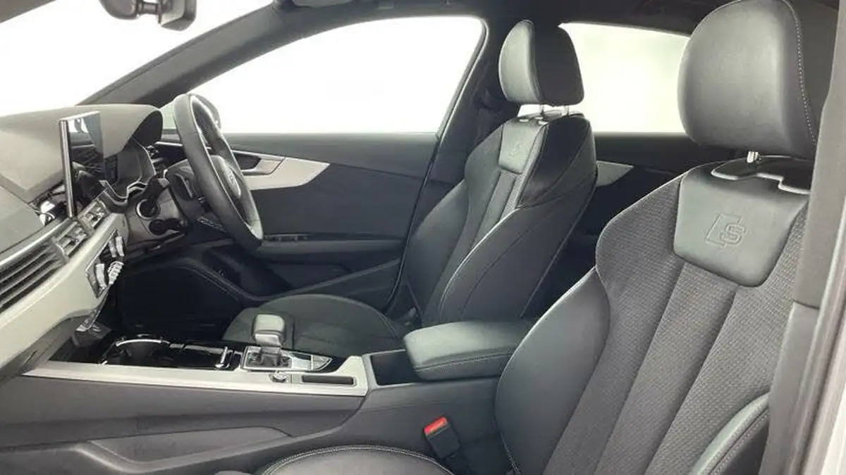 2022-audi-a4-20-35-tfsi-s-line-tronic-big-41