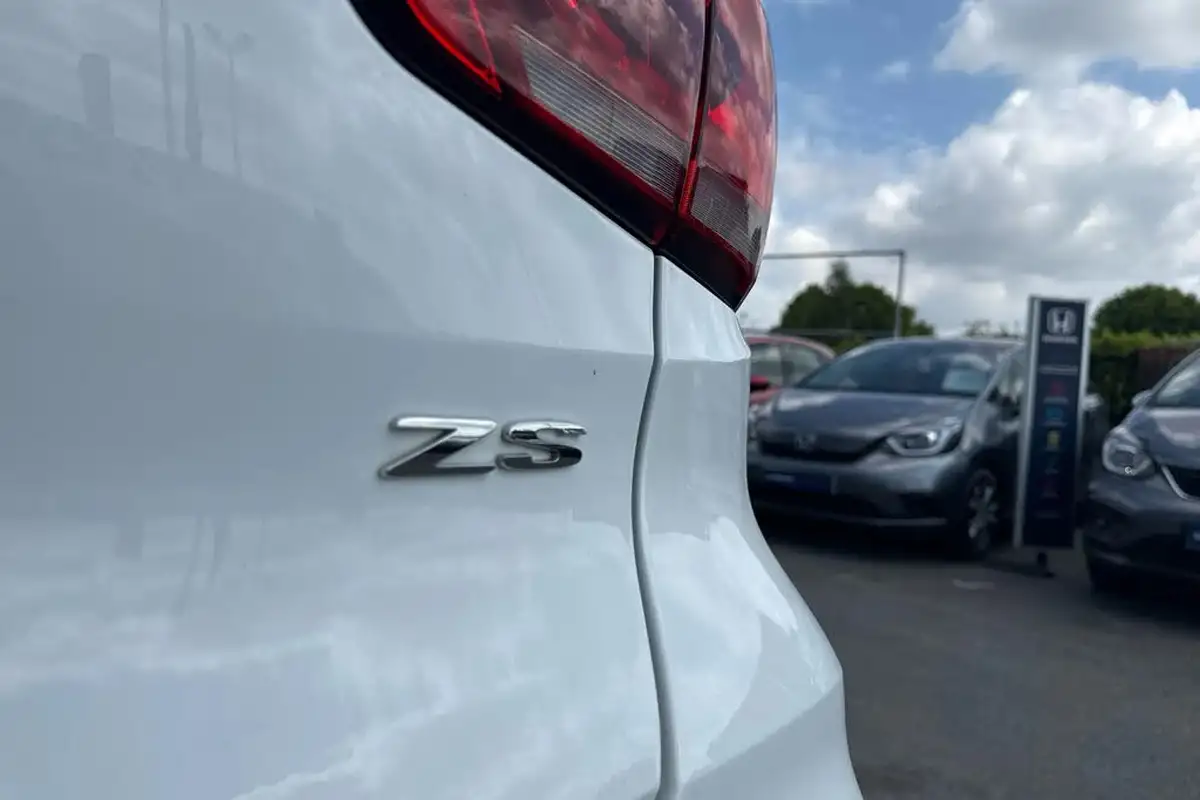 2024-mg-zs-suv-10t-gdi-exclusive-big-13