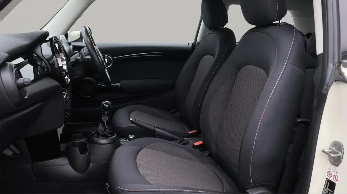 2021-mini-cooper-15-one-classic-3d-big-14
