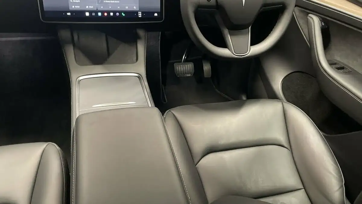 2022-tesla-model-y-e-long-range-big-14