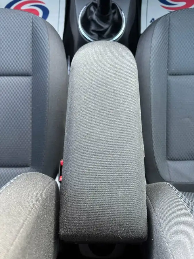 2011-skoda-fabia-12-elegance-tsi-105bhp-hatchback-1197cc-big-21