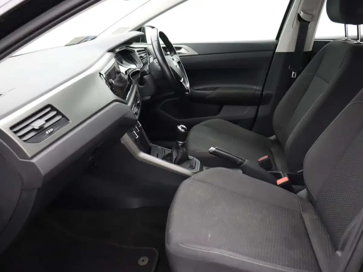 2018-volkswagen-polo-10-se-75ps-big-12