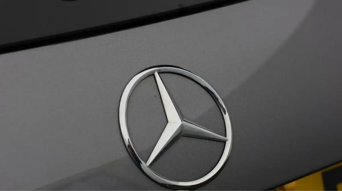 2023-mercedes-benz-a-class-13-a180-amg-line-premium-plus-hatchback-5d-7g-dct-big-21