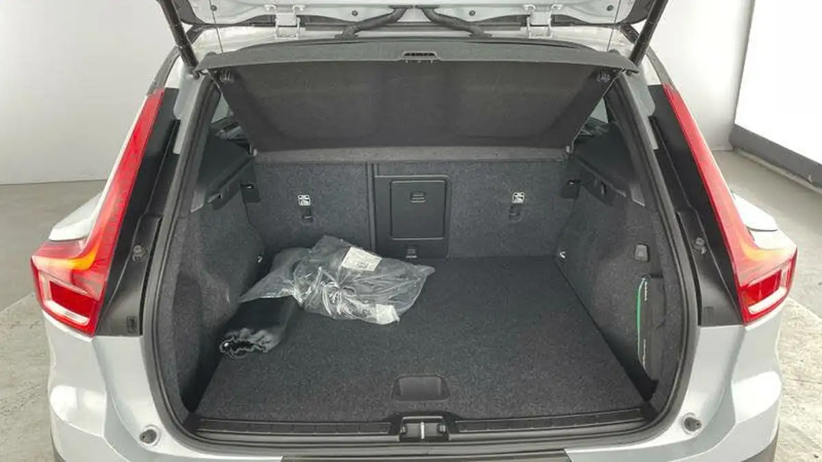 2021-volvo-xc40-15-t5-r-design-262bhp-big-11