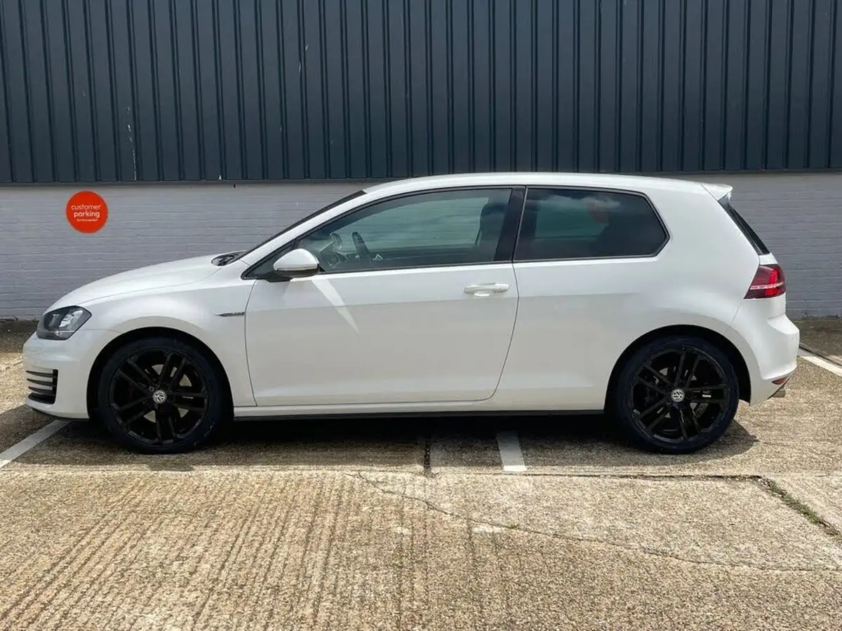 2014-volkswagen-golf-20tdi-gtd-3d-big-4