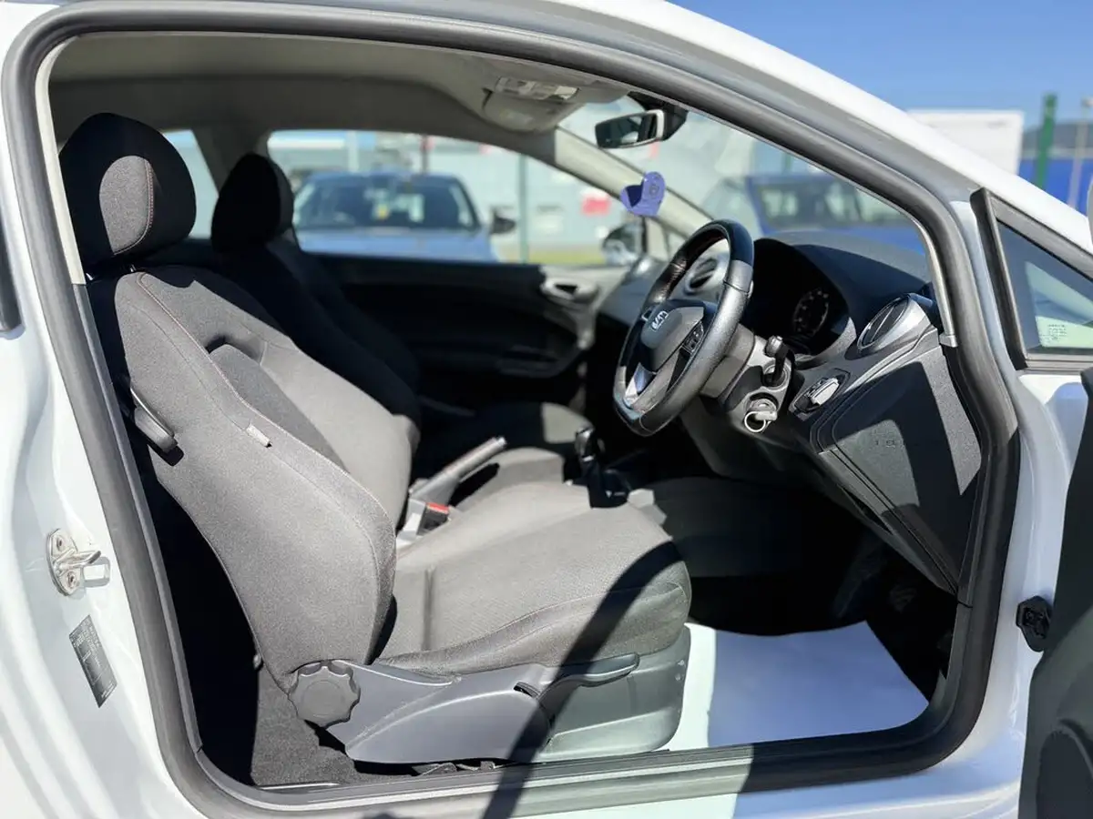 2017-seat-ibiza-12-tsi-fr-technology-110ps-sportcoupe-3d-big-18