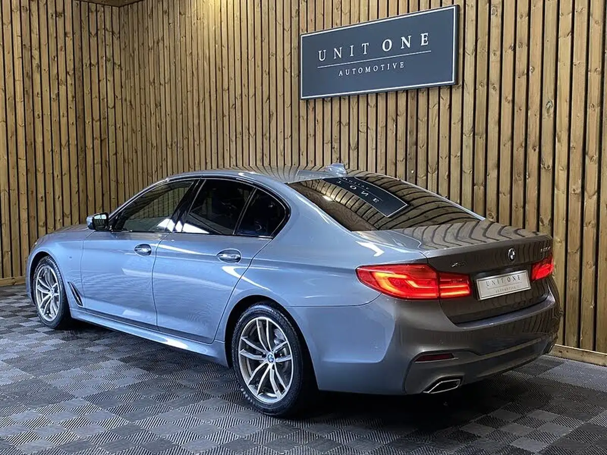2017-bmw-5-series-20td-520d-m-sport-xdrive-saloon-4d-big-10