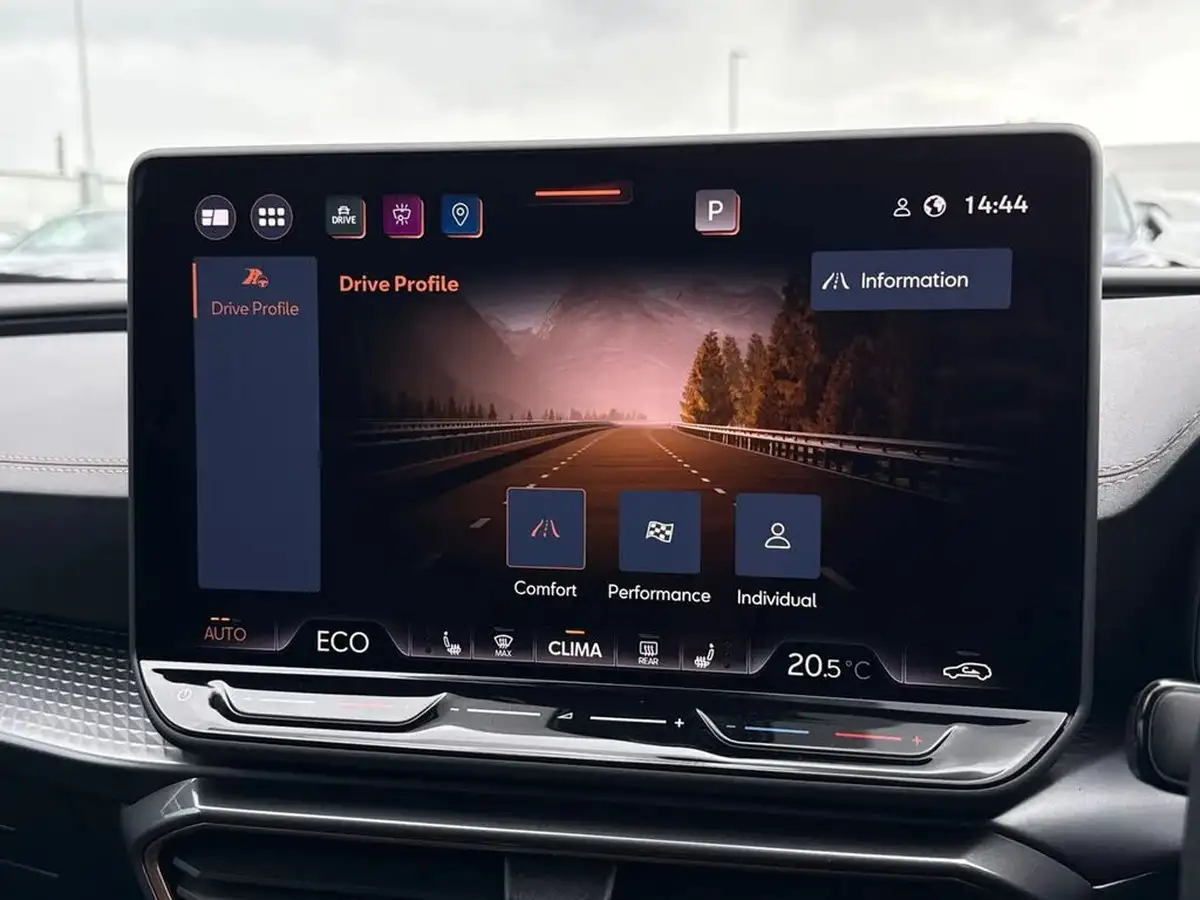 2025-cupra-formentor-15-e-hybrid-v2-big-54