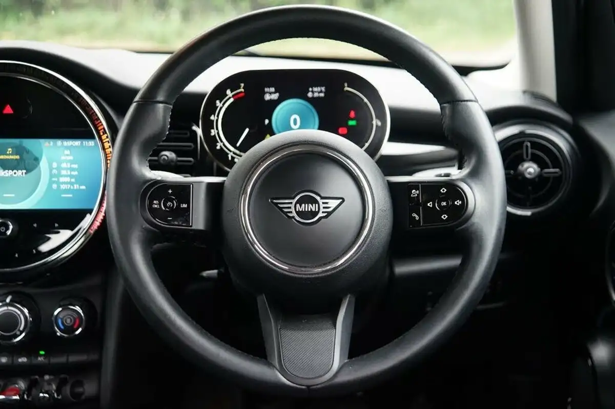 2022-mini-cooper-15-cooper-classic-hatchback-5d-auto-big-8