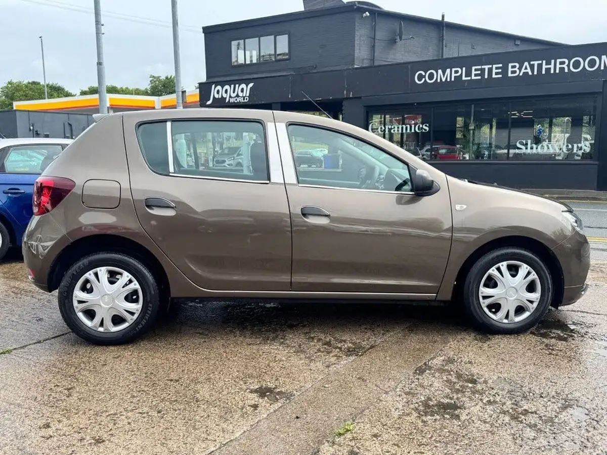 2017-dacia-sandero-10-sce-ambiance-big-3