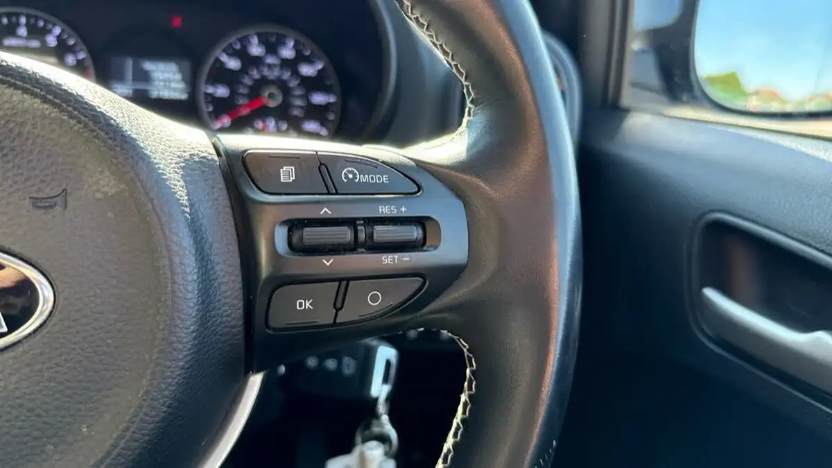 2017-kia-picanto-125-3-big-35