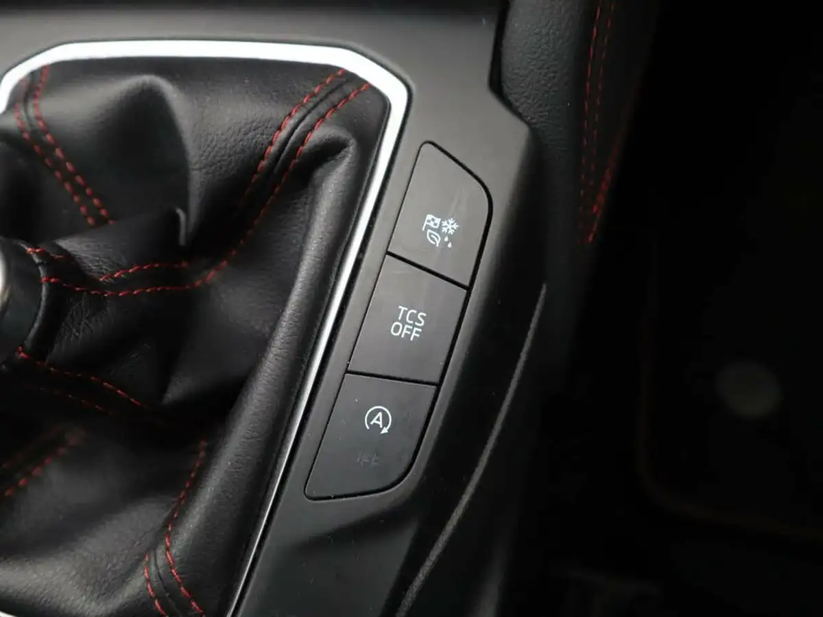 2020-ford-focus-15-st-line-x-hatchback-big-21
