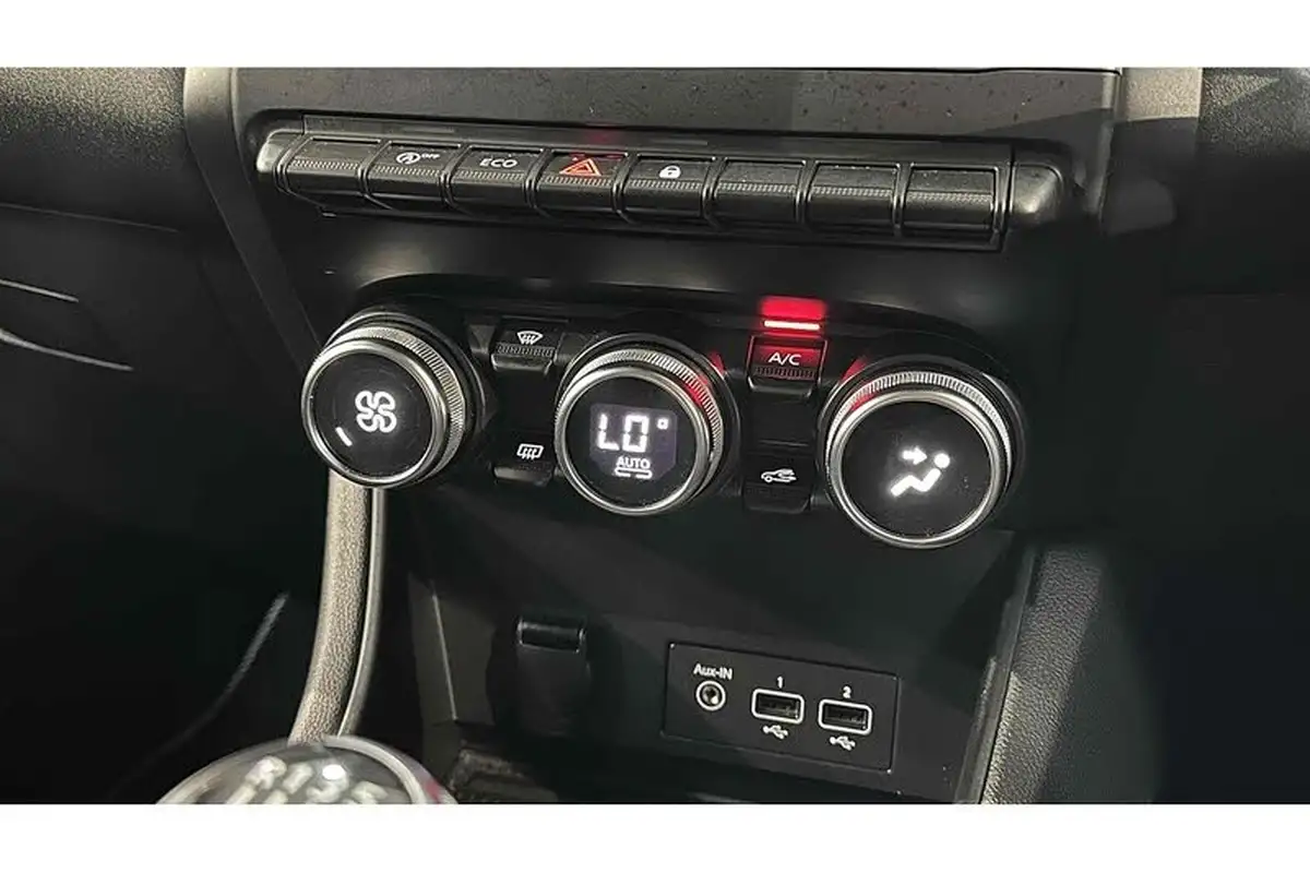 2021-renault-captur-13-tce-iconic-140ps-big-33