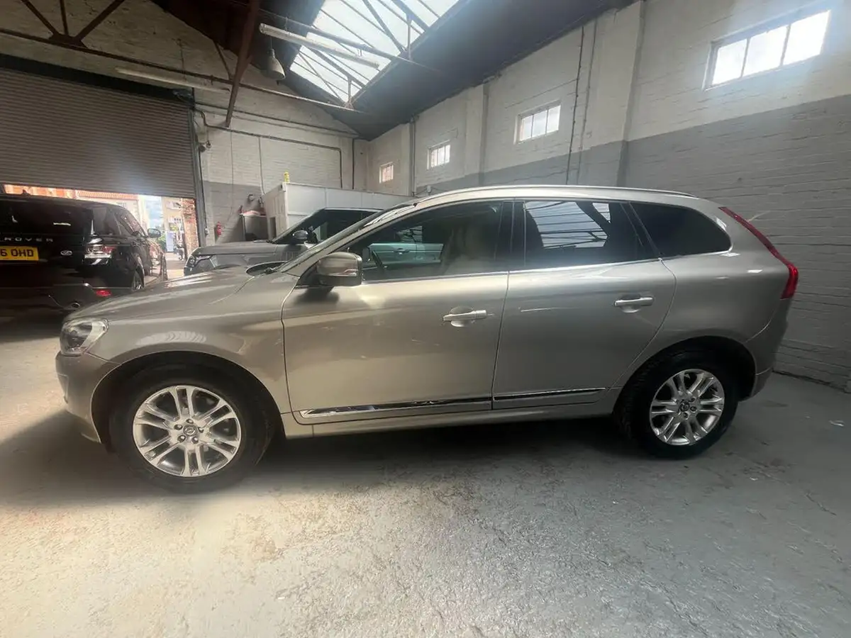2013-volvo-xc60-24td-d5-se-lux-215bhp-nav-geartronic-big-10