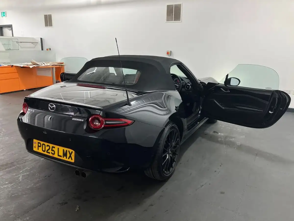 2025-mazda-mx-5-20-homura-roadster-big-28